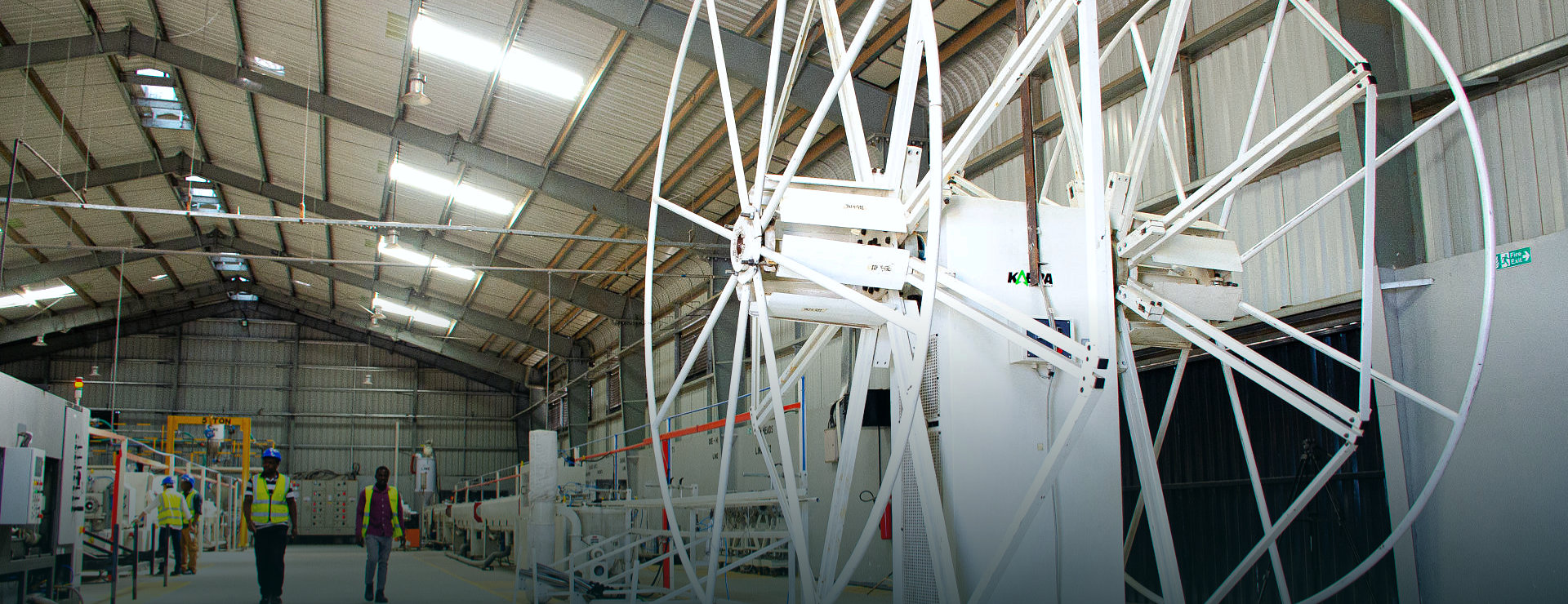 workers in the warehouse